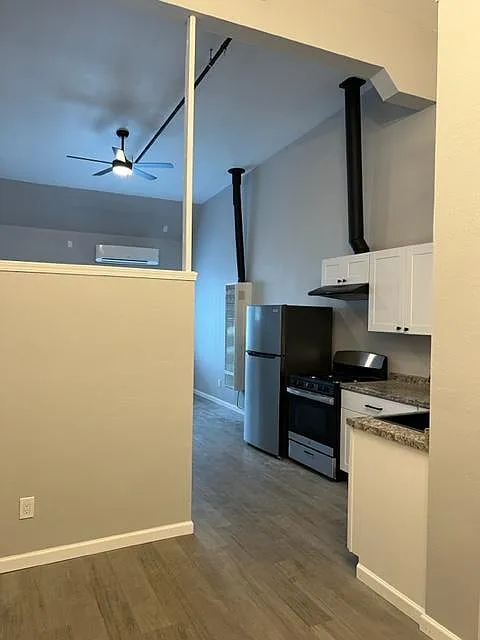 Studio, 700 sqft, $1,375 — Photo 4