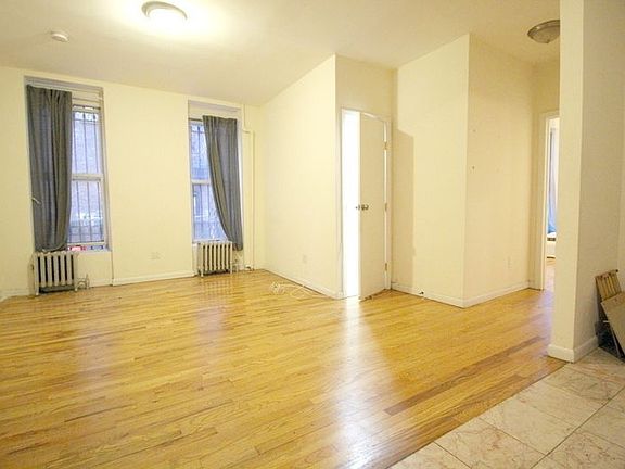 4th image of 493 Clinton Ave APT 2