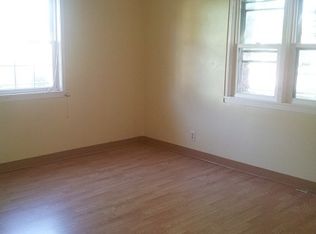 1103 14th St E APT 4, Glencoe, MN 55336