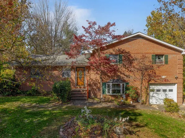 103 Chaucer Rd, Charlottesville, VA 22901