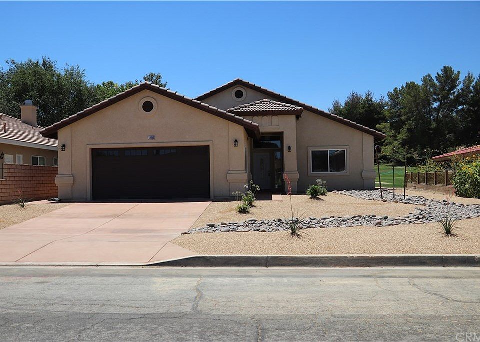 1st image of 12790 Golf Course Dr