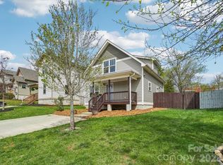 17 Yarrow Meadow Rd, Weaverville, NC 28787