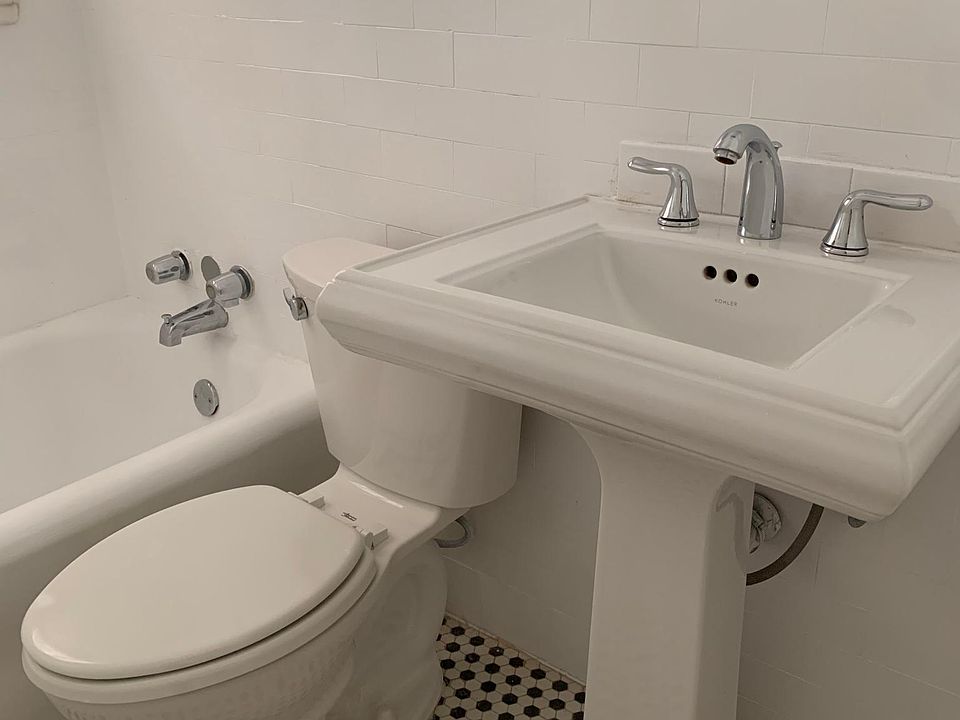 Classic tile bathroom!