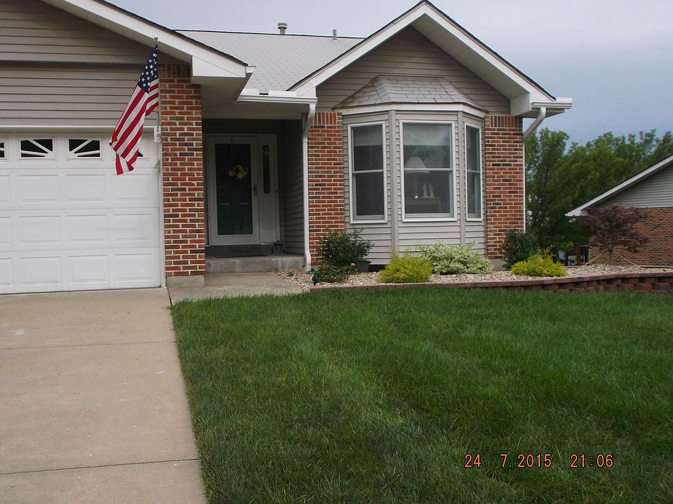 1st image of 2953 Oakmoor Dr