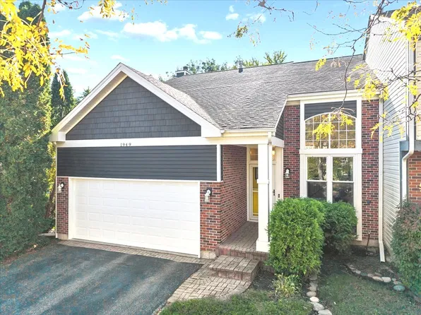 1949 Barnhill Dr, Mundelein, IL 60060