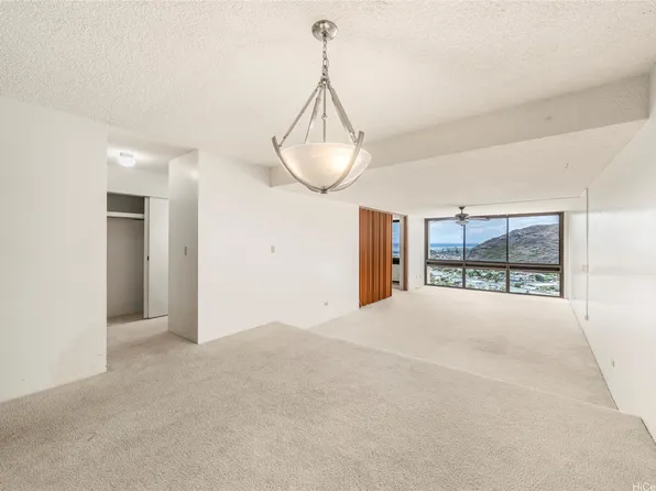 501 Hahaione St #119J, Honolulu, HI 96825
