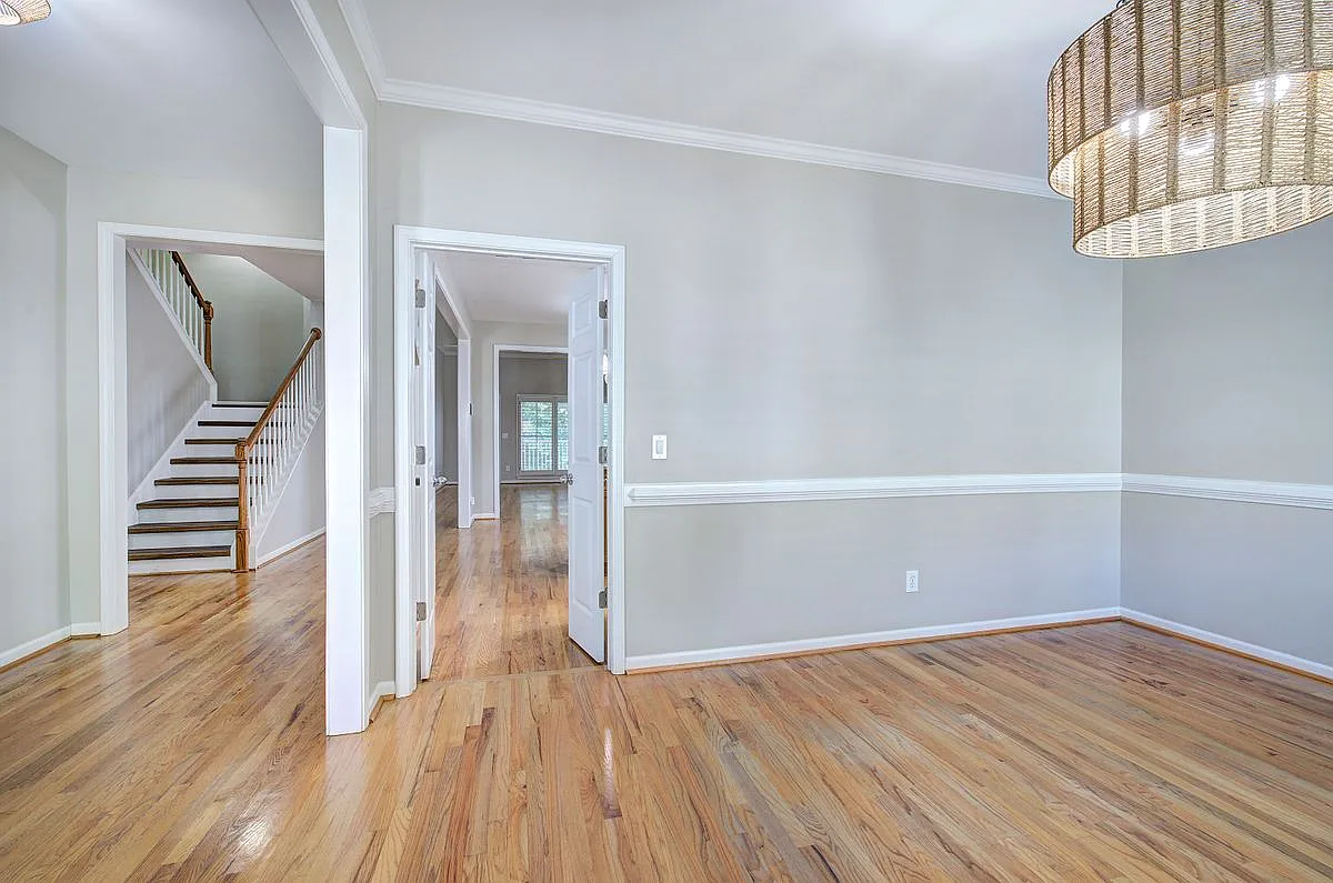 5 bed, 4.0 bath, 4088 sqft, $3,950 — Photo 4