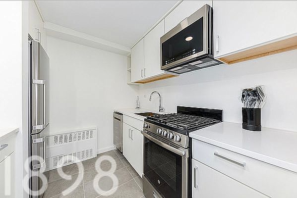 1st image of 135 W 96th St APT 13B