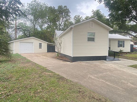 4th image of 5033 Monna Ct