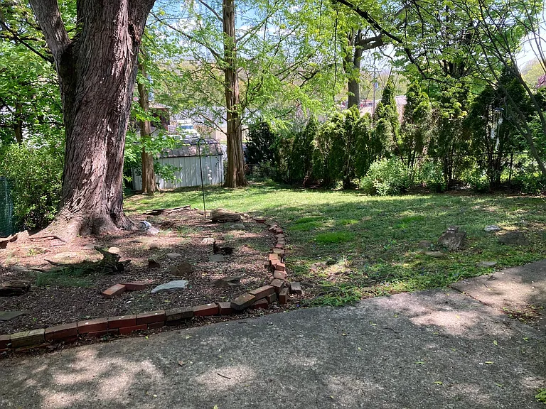 807 Erford Rd — Photo 3