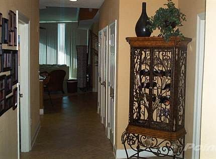 Entry/Foyer