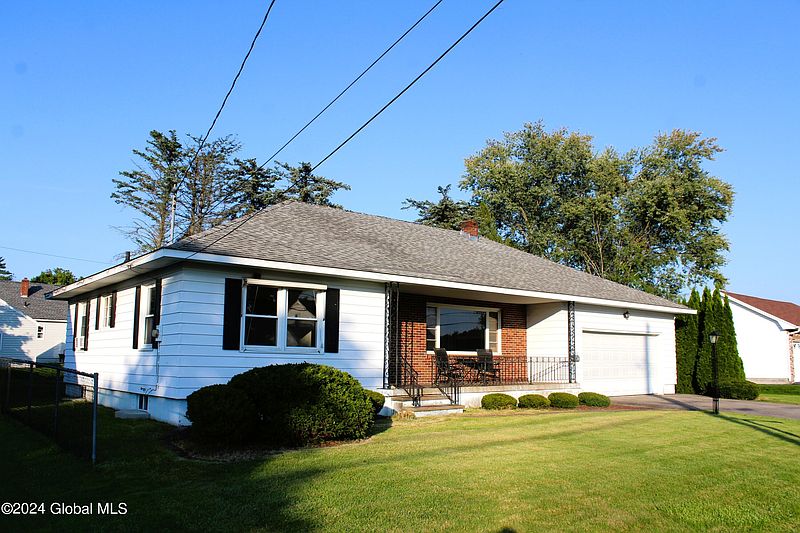 3rd image of 47 Tremont Avenue