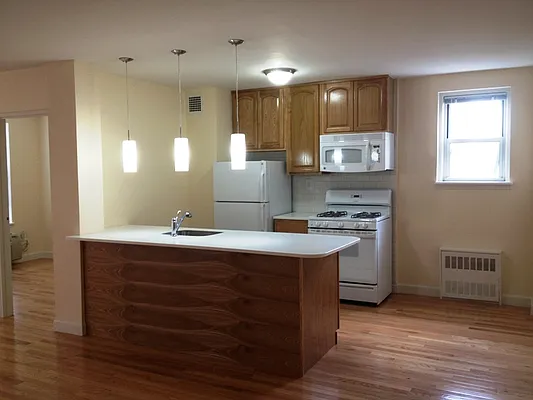 Rented by Prime Realty | media 8