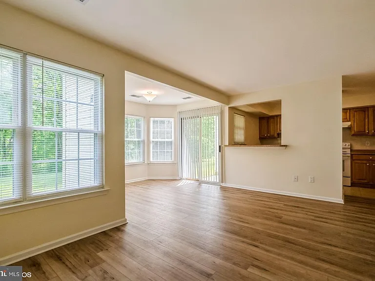 35019 Bennett Pl — Photo 4
