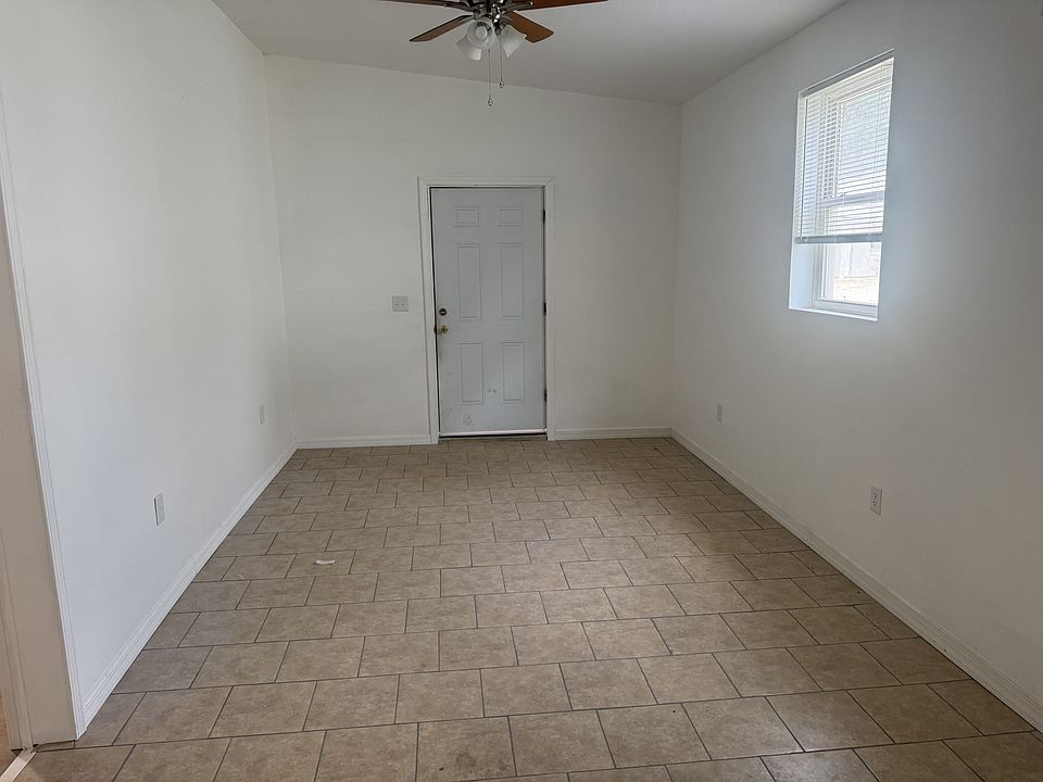 Living Room, plenty of space to enjoy!