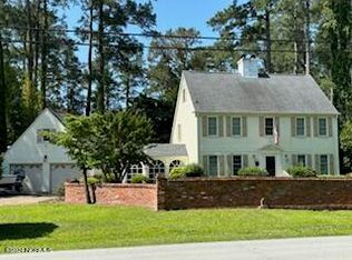 4001 Country Club Rd, Trent Woods, NC 28562