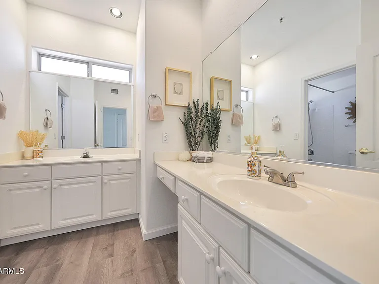 11832 E Clinton St — Photo 14