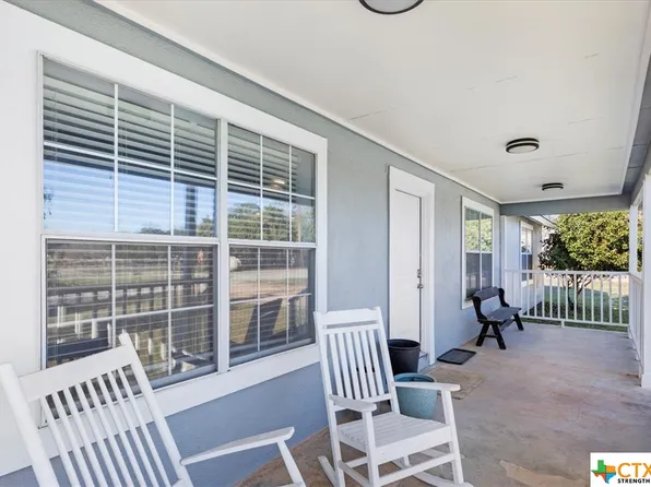 1299 Oakridge Dr, Blanco, TX 78606