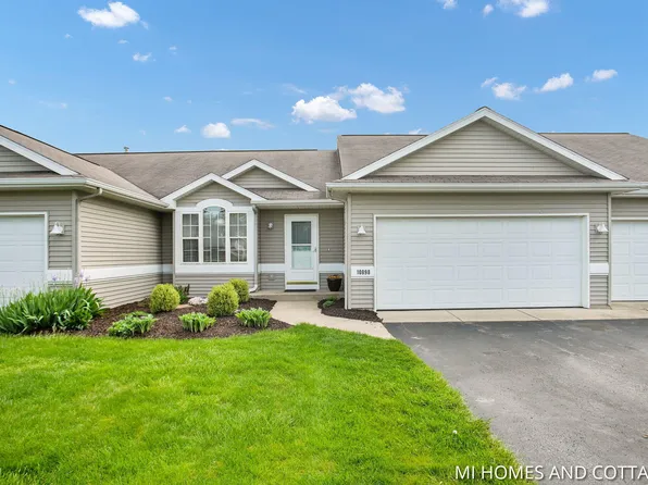10898 Aspen Trl, Zeeland, MI 49464