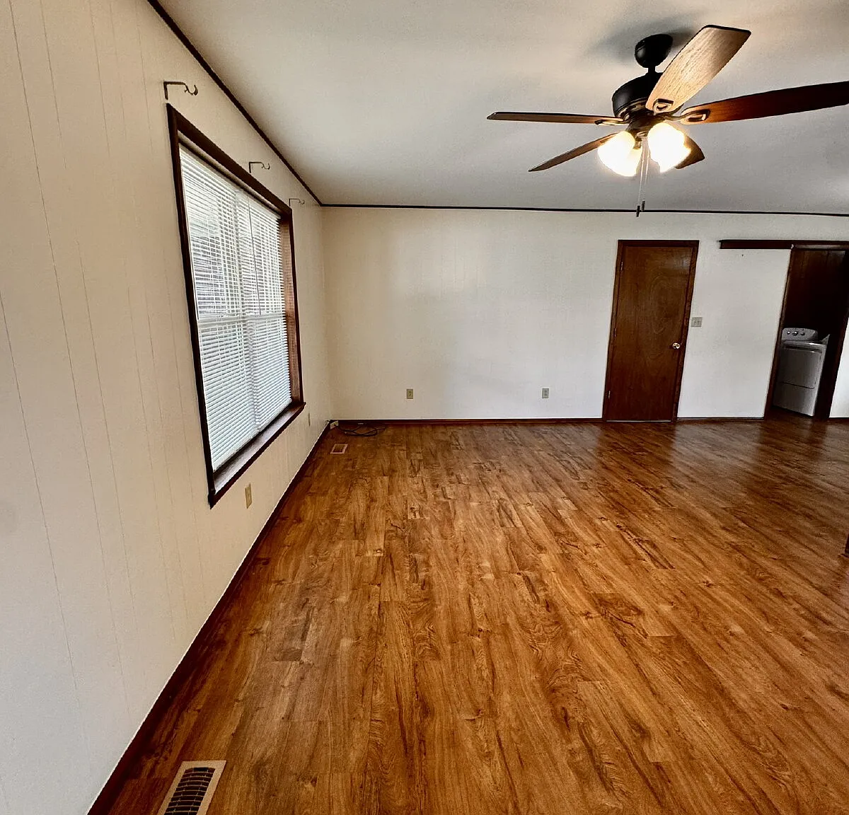 2 bed, 1.0 bath, 1095 sqft, $1,550 — Photo 2