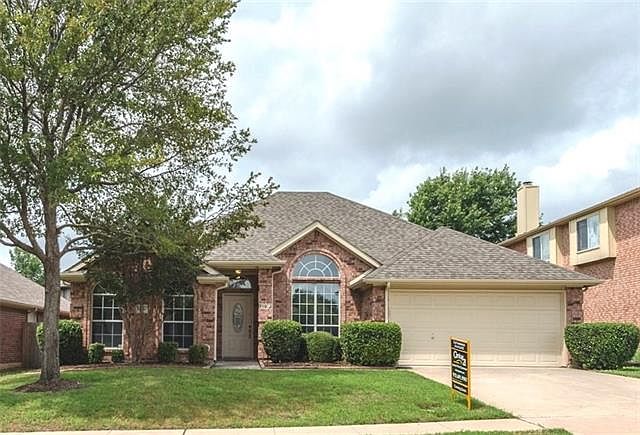 1st image of 916 Birkshire Dr