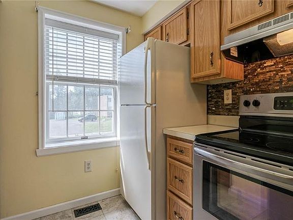 4th image of 4397 Heritage Dr