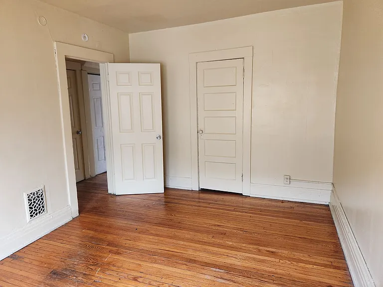 2 Clay Ave — Photo 3
