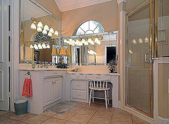 3rd image of 6404 Rockbluff Cir