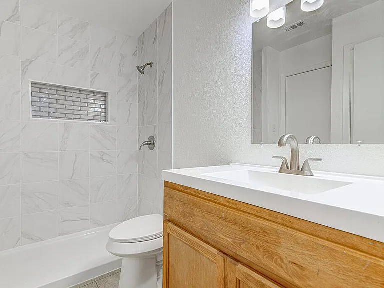 805 Sirocco Dr #B — Photo 13
