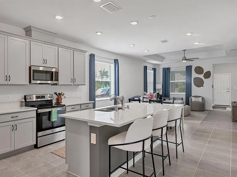 7724 Saloon Ln — Photo 5