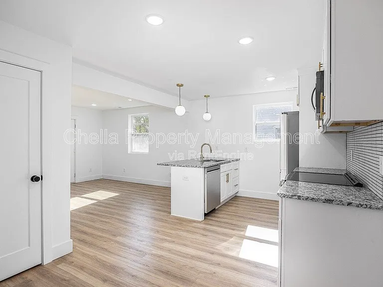 1012 Debow St #B — Photo 14