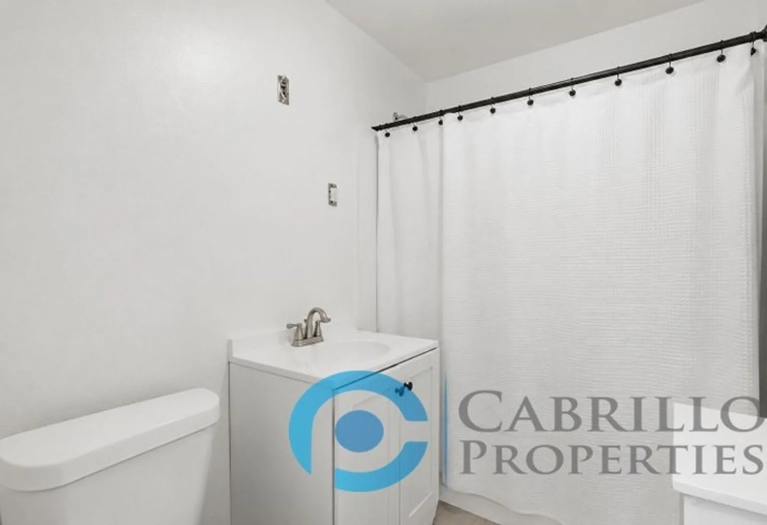 3 bed, 1.0 bath, $2,500 — Photo 4