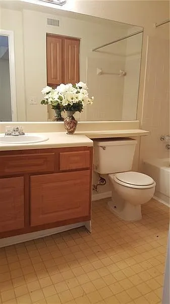 2 bed, 2.0 bath, 980 sqft, $2,000 — Photo 4