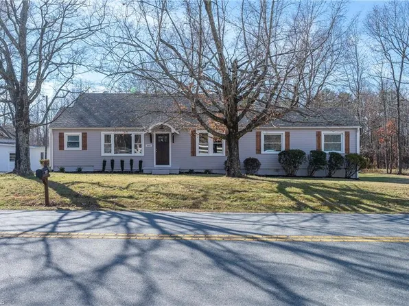 886 Thomas Rd, Lexington, NC 27295