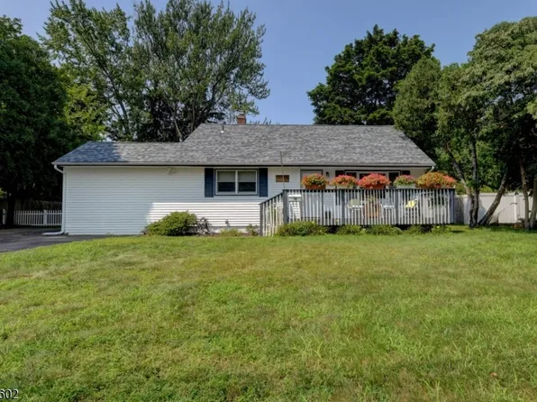 18 Arthur Rd, Lincoln Park Boro, NJ 07035