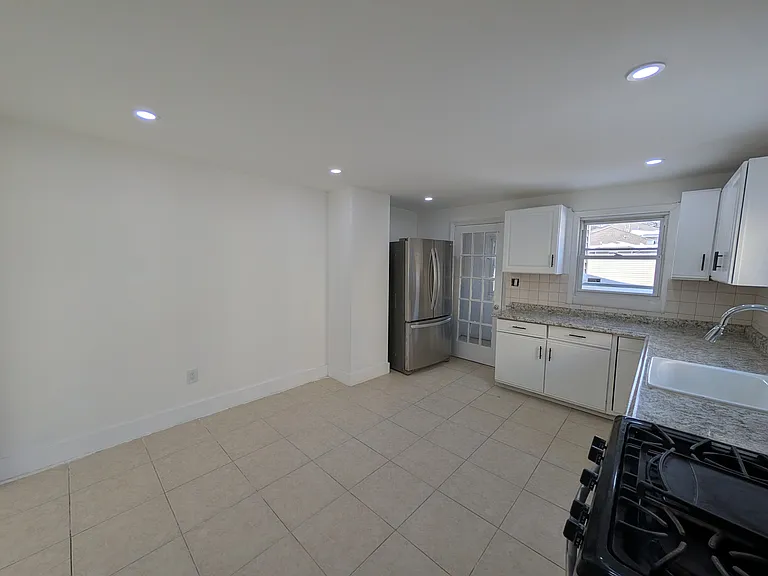 25 Bloomfield Ave #1 — Photo 3