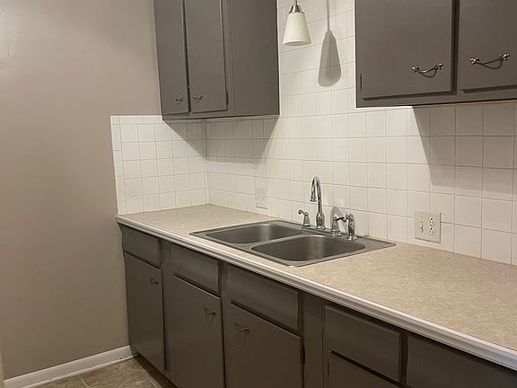 3rd image of 625 5th Ave #3