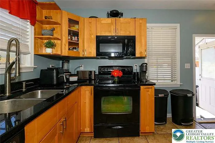 219 S 25th St #219 — Photo 9