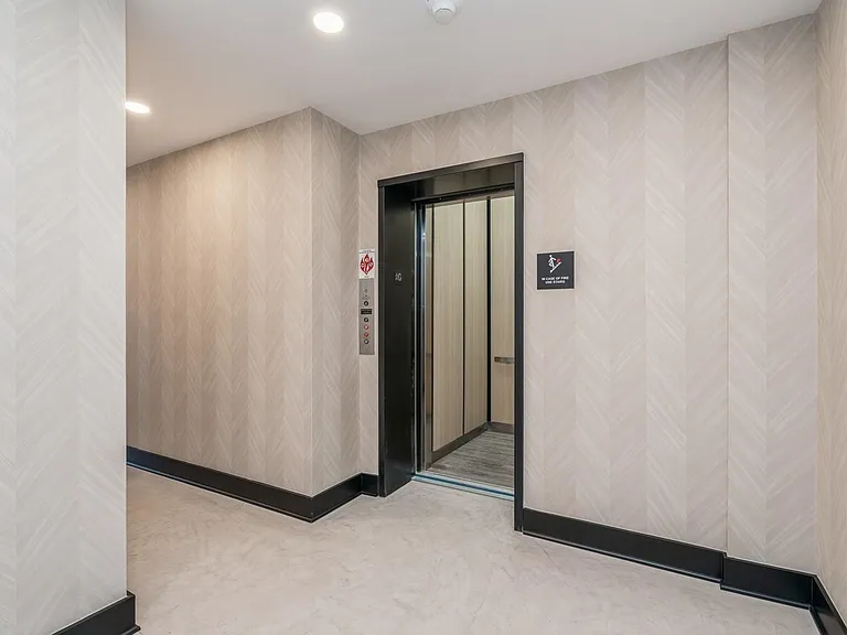201-205 Randolph Ave #105 — Photo 22