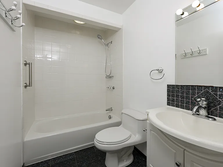 7574 Seneca Pl — Photo 14