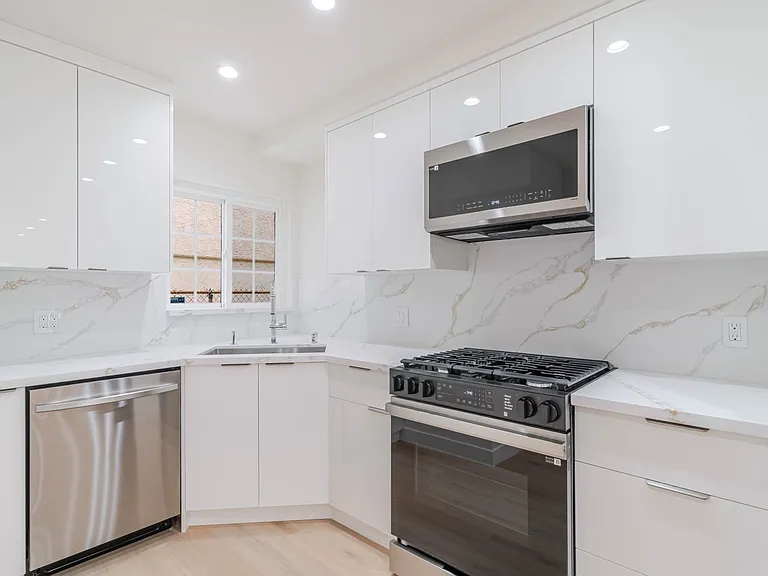 323 N Louise St #C — Photo 7
