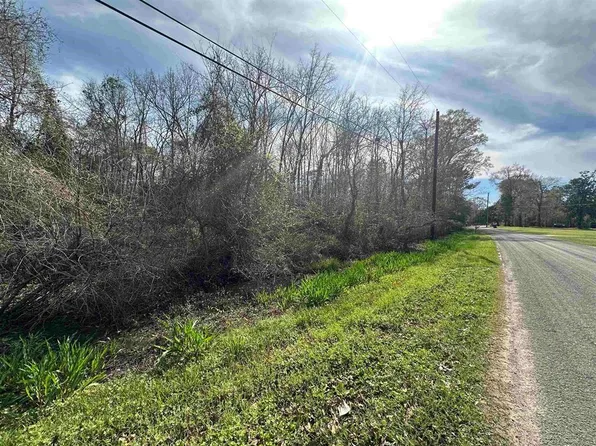 1270 Operators Ln, Vidor, TX 77662