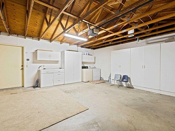 4th image of 19132 Sunny Cir