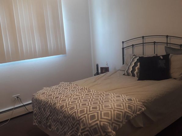 6946 W 65th St APT 4