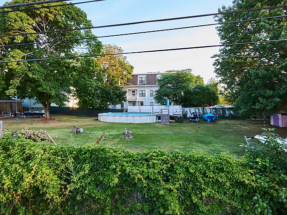 4th image of 176 Coleridge St