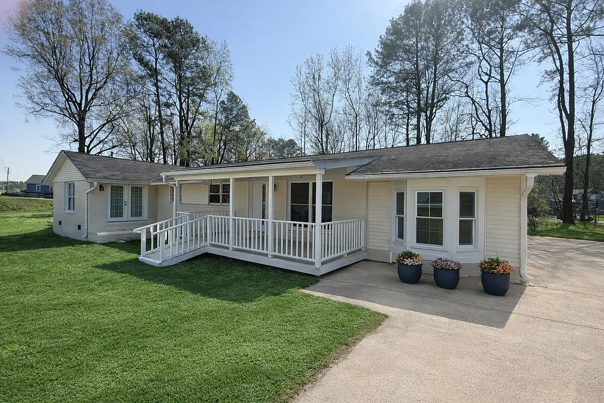 Building Photo - 8908 White Oak Rd