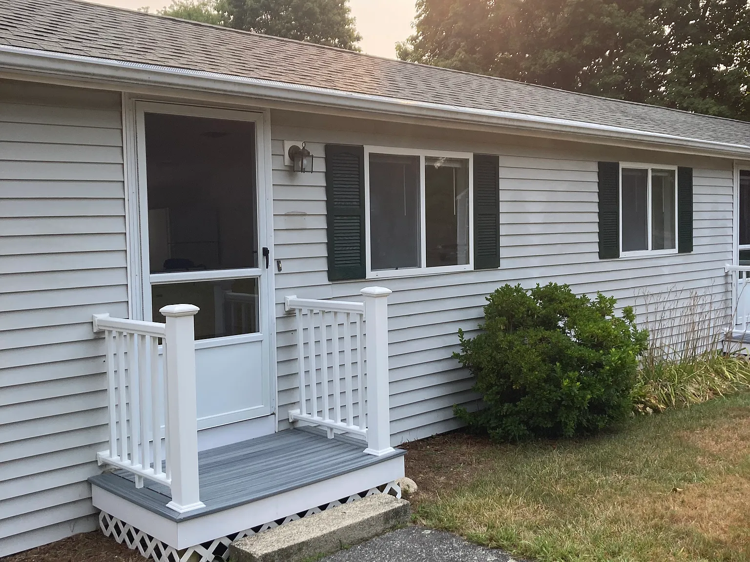 8 Regency Dr — Photo 1