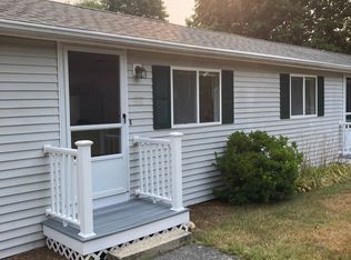 8 Regency Dr #B, Sagamore, MA 02561