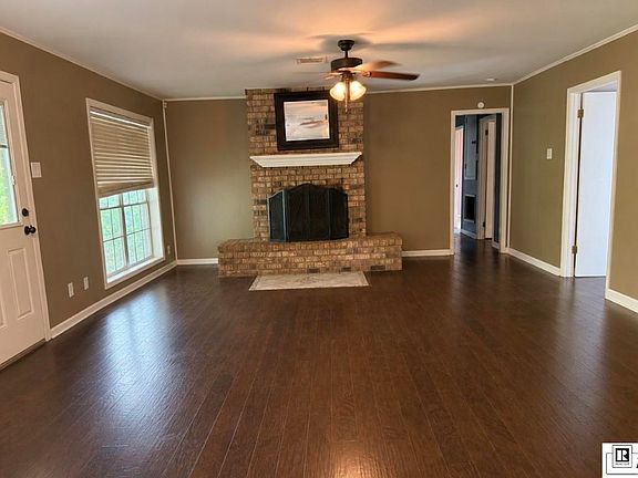 2nd image of 100 Lakeview Park Dr