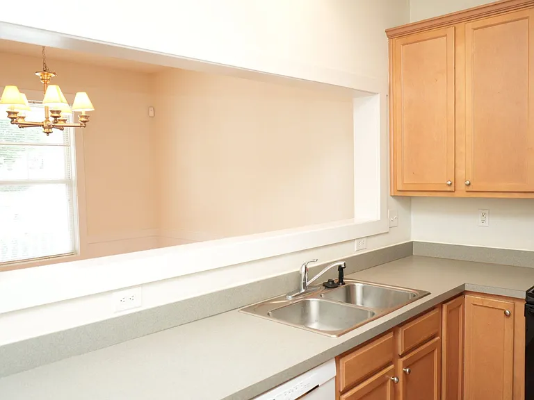306 Marquette Ct — Photo 10